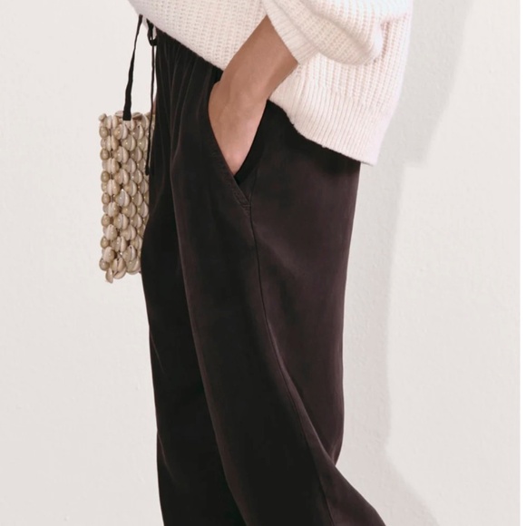 Everlane The Tapered Pant in Butterlite – Black – Size S (NWT) - Picture 3 of 5